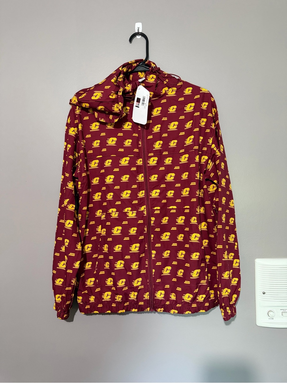 Size Small Central Michigan lightweight windbreaker zipup jacket